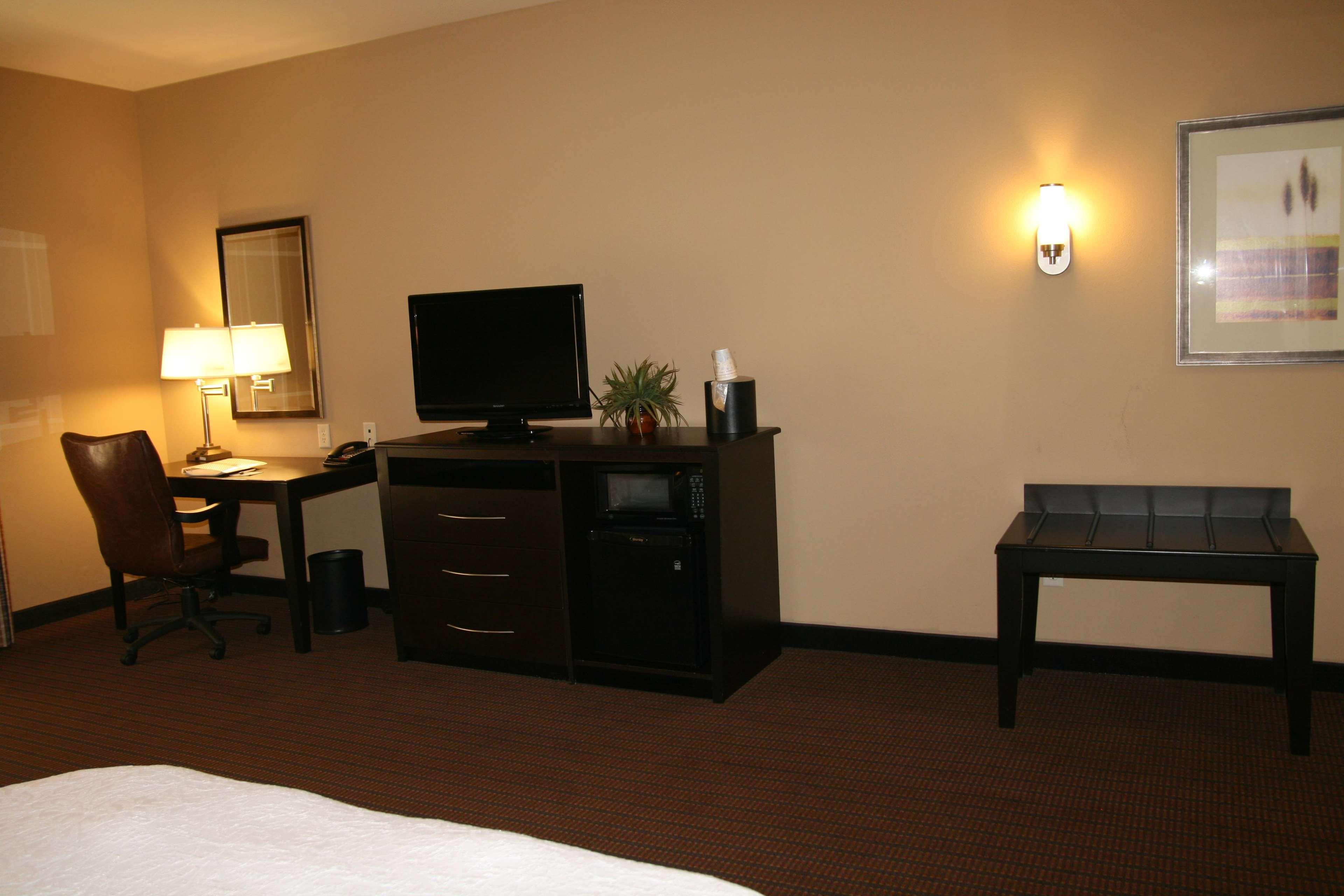 Hampton Inn Denver Northeast-Brighton Exterior photo